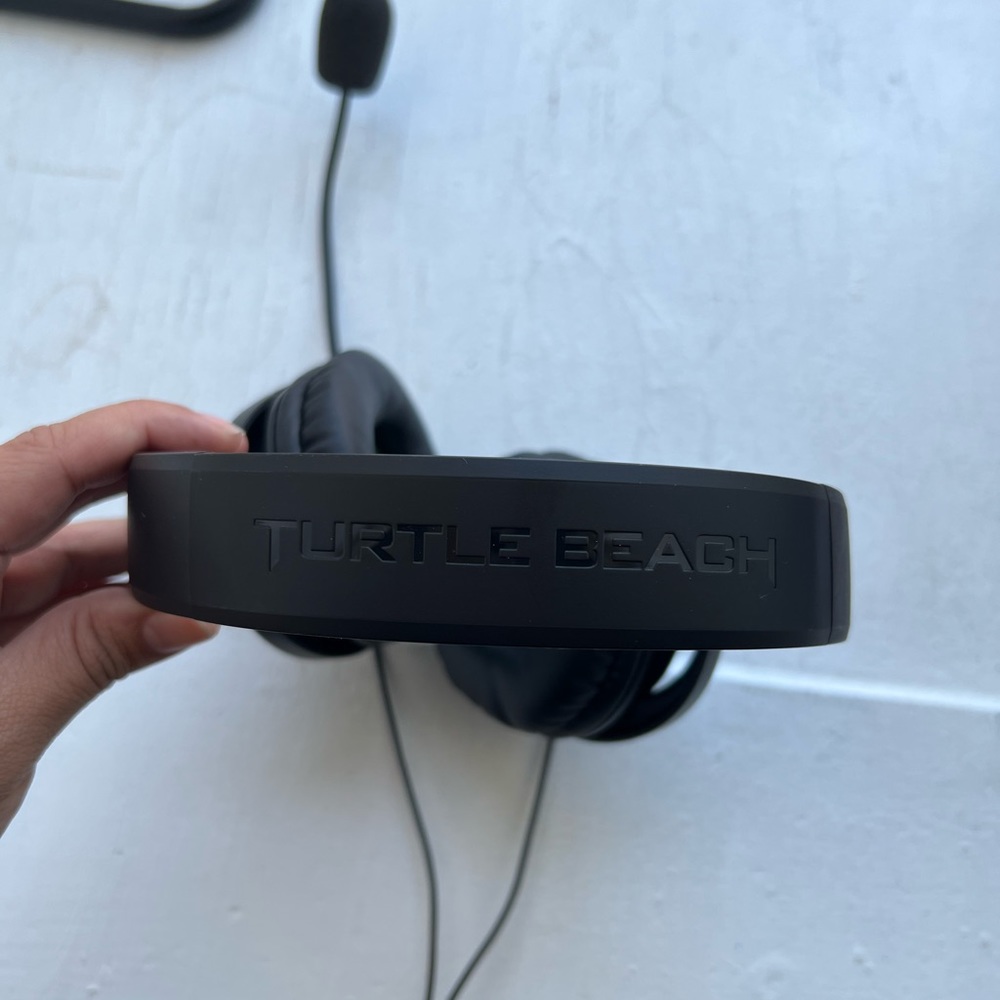Headset - Picture 2 of 3